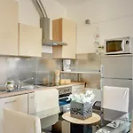 House Michelle Sisan