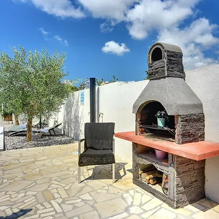 Vikendica House Michelle Sisan